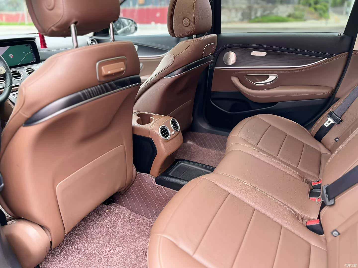 Mercedes-Benz E-Class, 2020 3