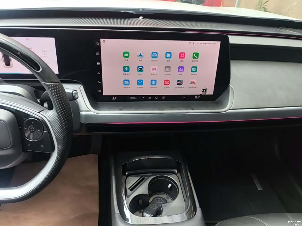 Xpeng P7, 2022 13