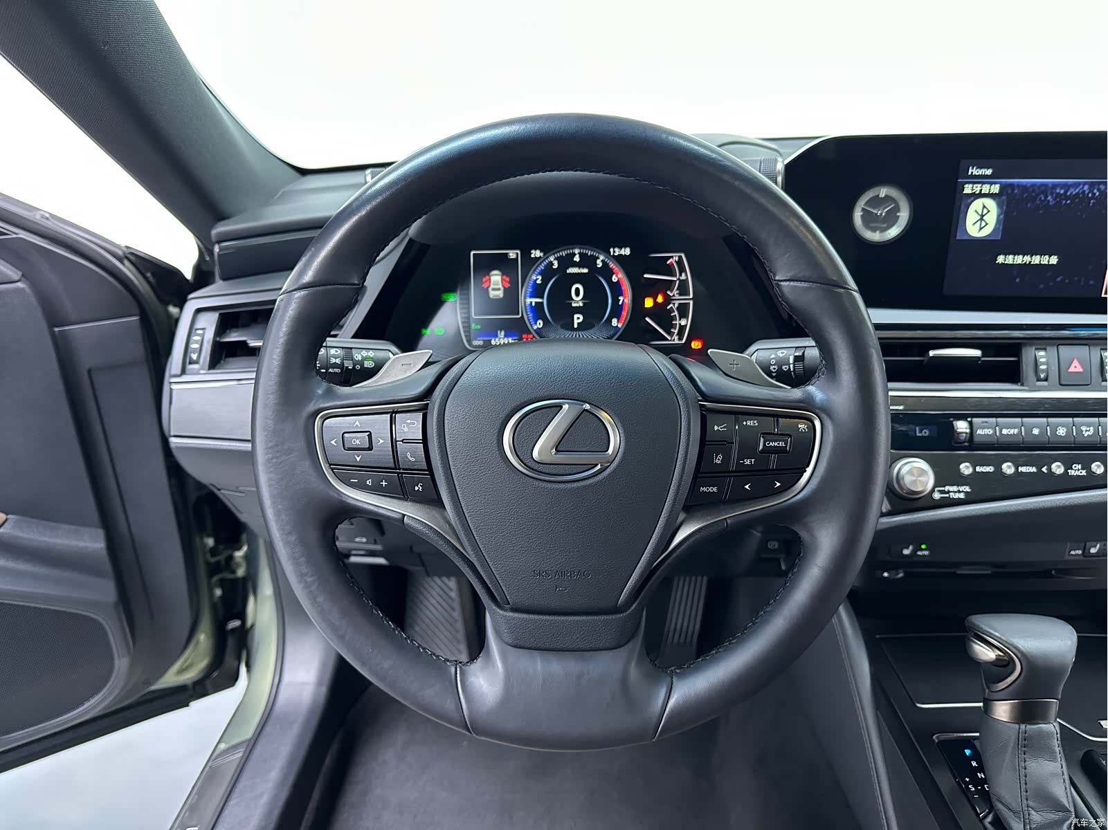 Lexus ES, 2022 4