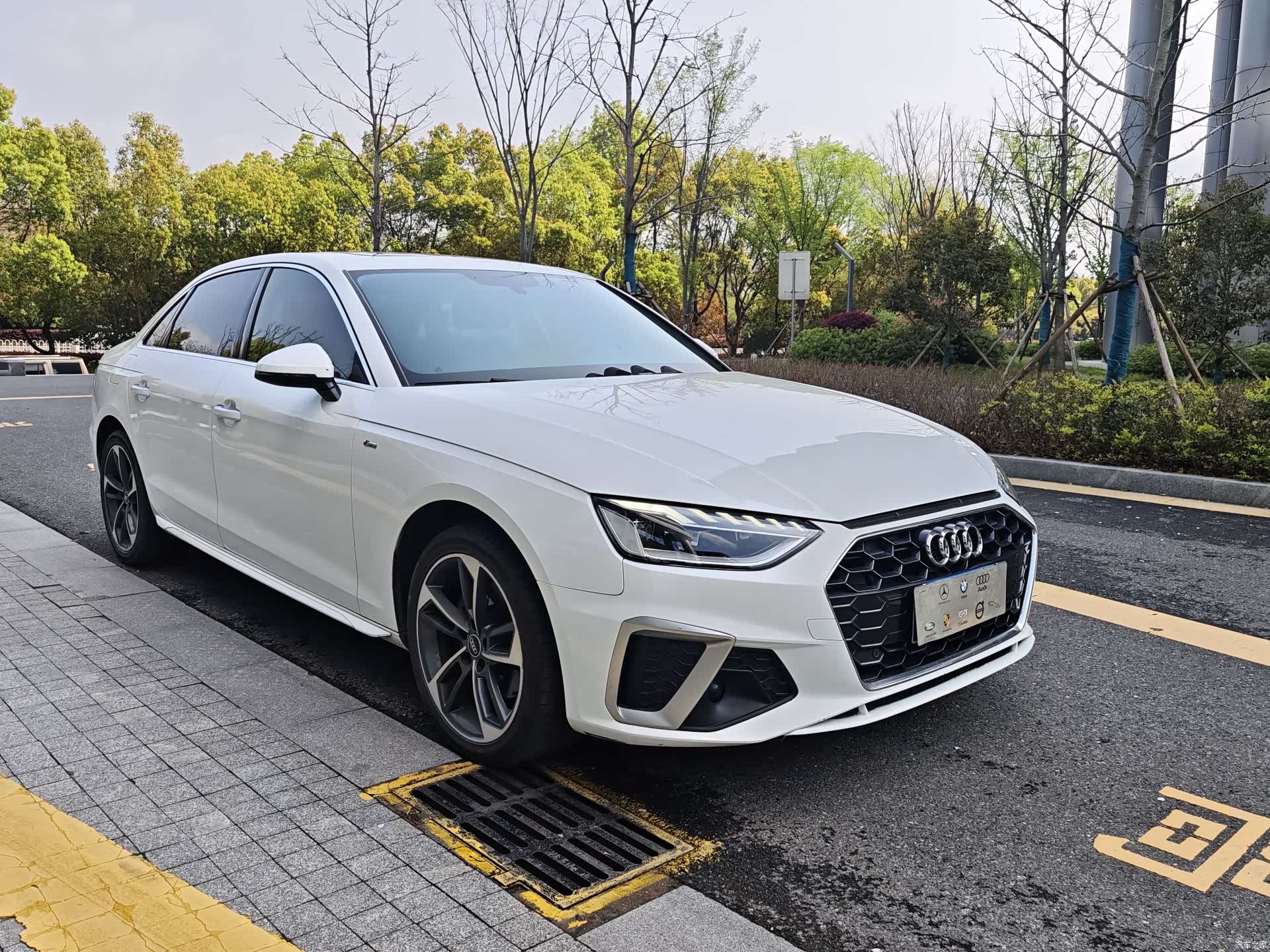 Audi A4L, 2022 3