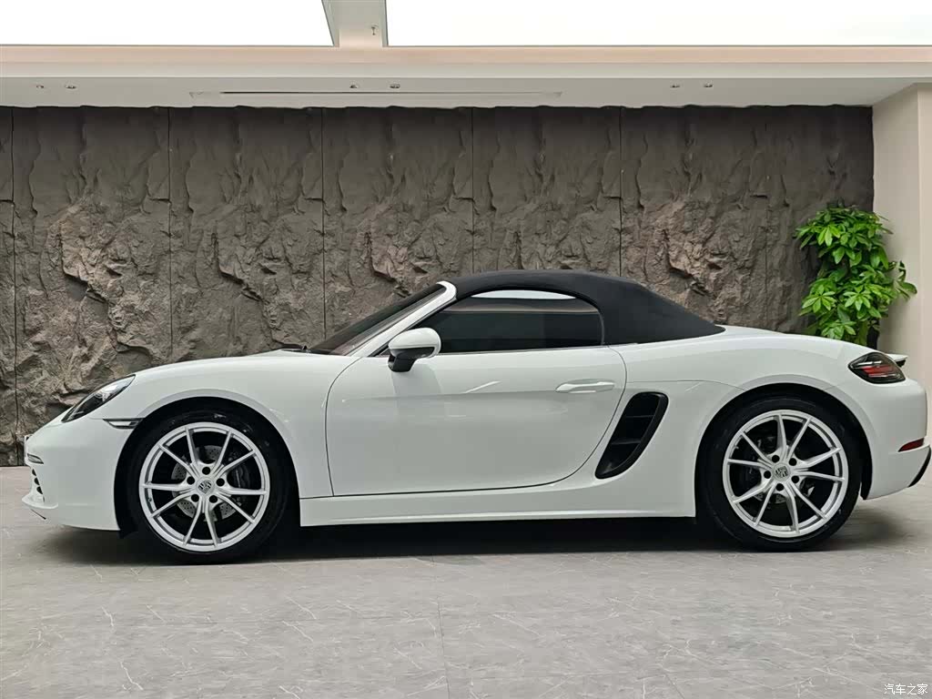 Porsche Boxster, 2022 3