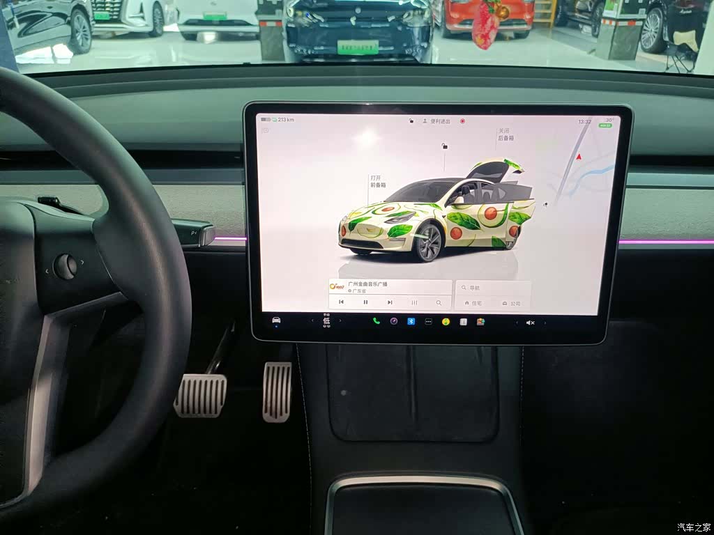 Tesla Model Y, 2023 13
