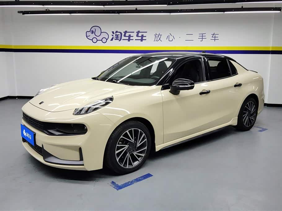Lynk & Co 03 Lynk & Co 03