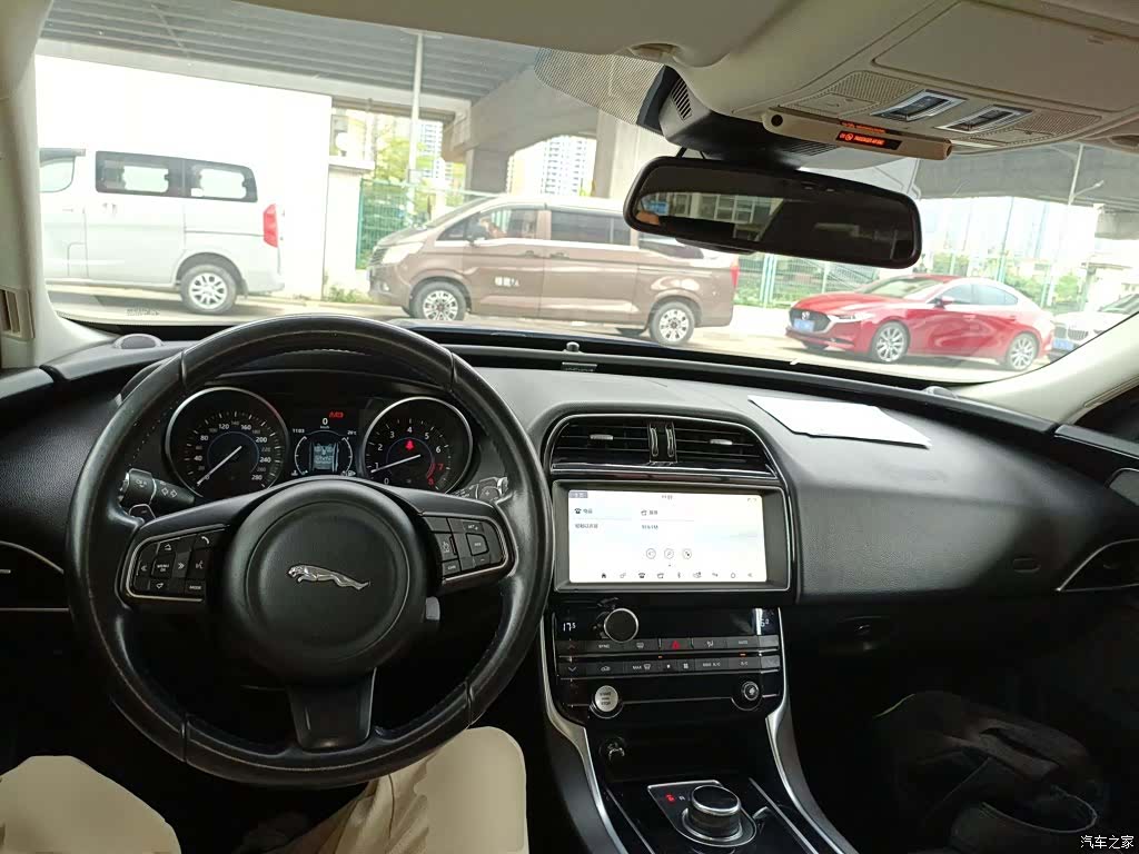 Land Rover XEL, 2019 3