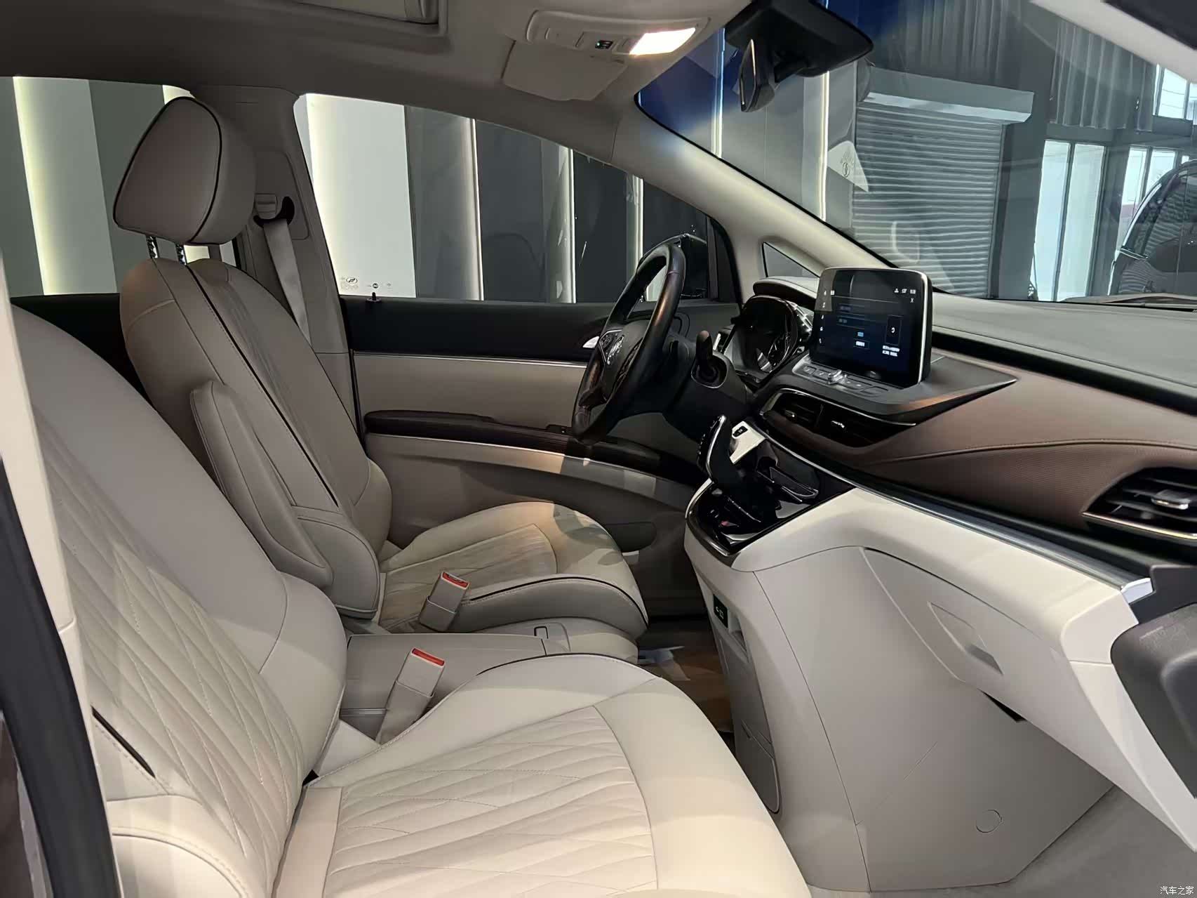 Buick GL8, 2022 9