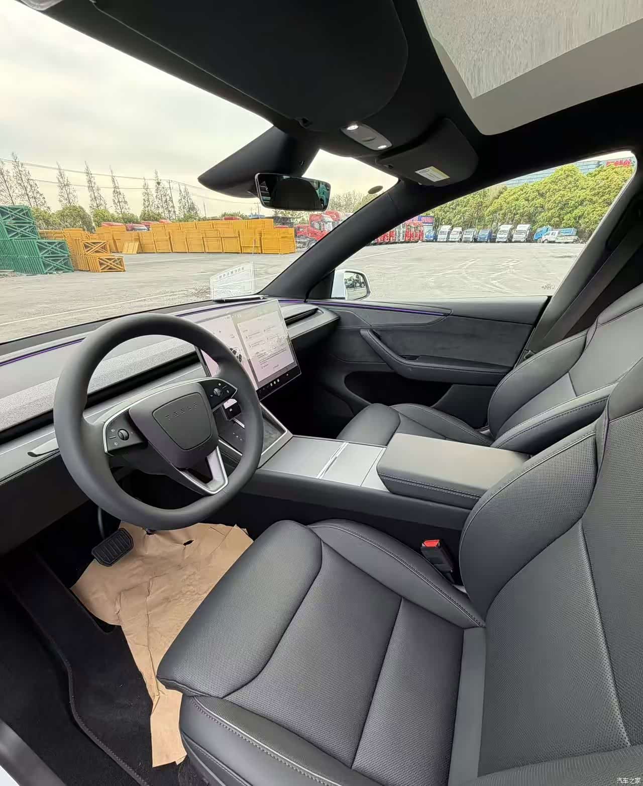 Tesla Model Y, 2026 24