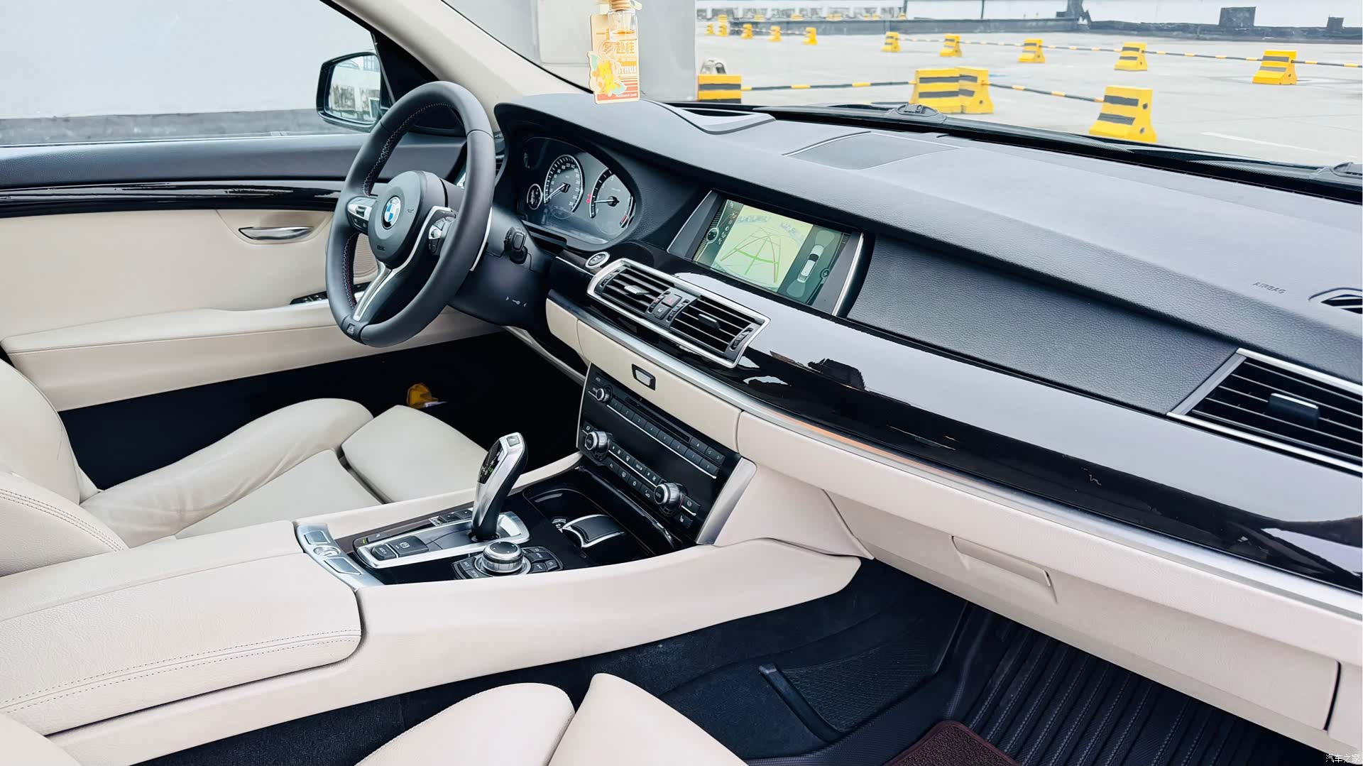 BMW 5 Series, 2011 14
