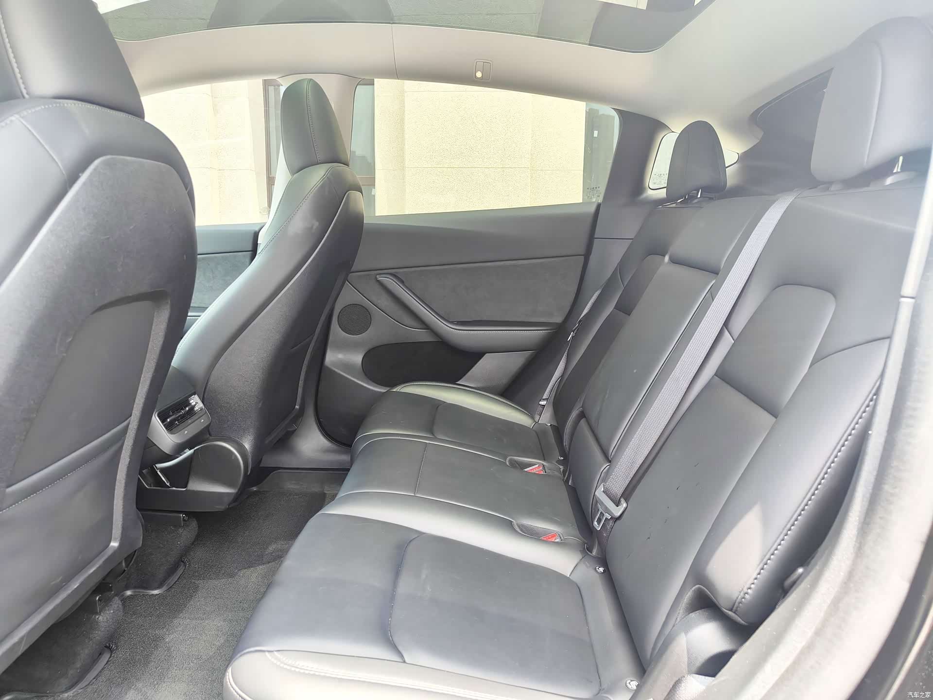 Tesla Model Y, 2023 6