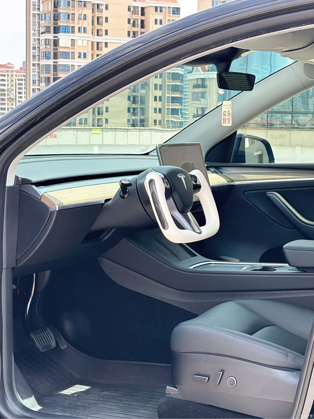 Tesla Model Y, 2023 4