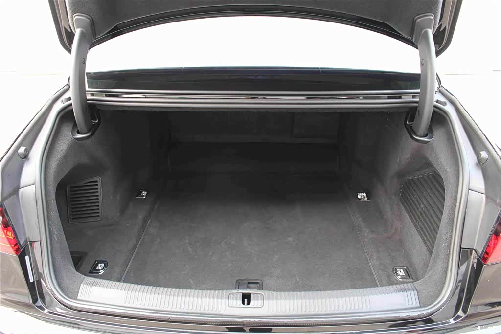 Audi A8L, 2021 10