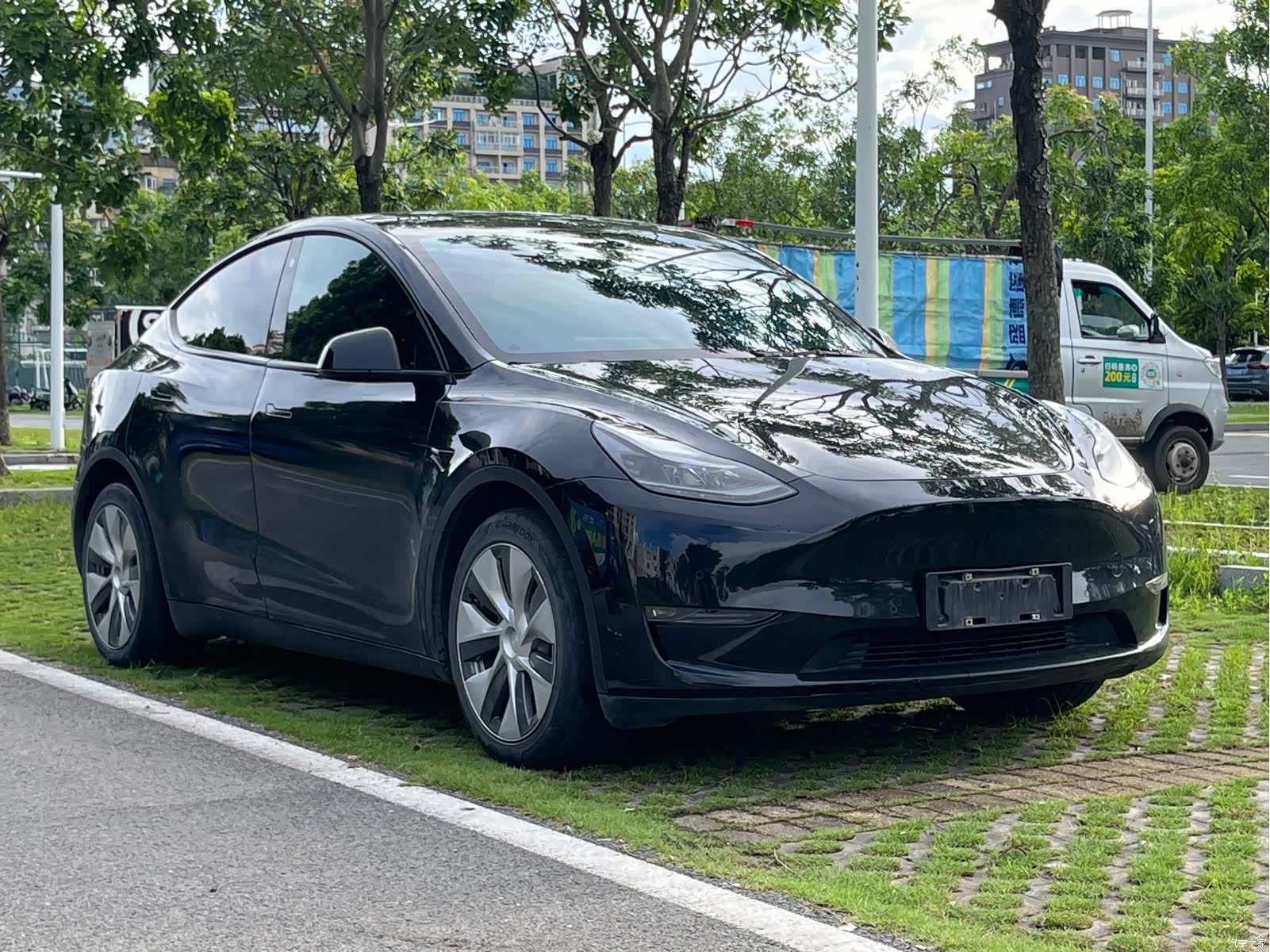 Tesla Model Y, 2022 3