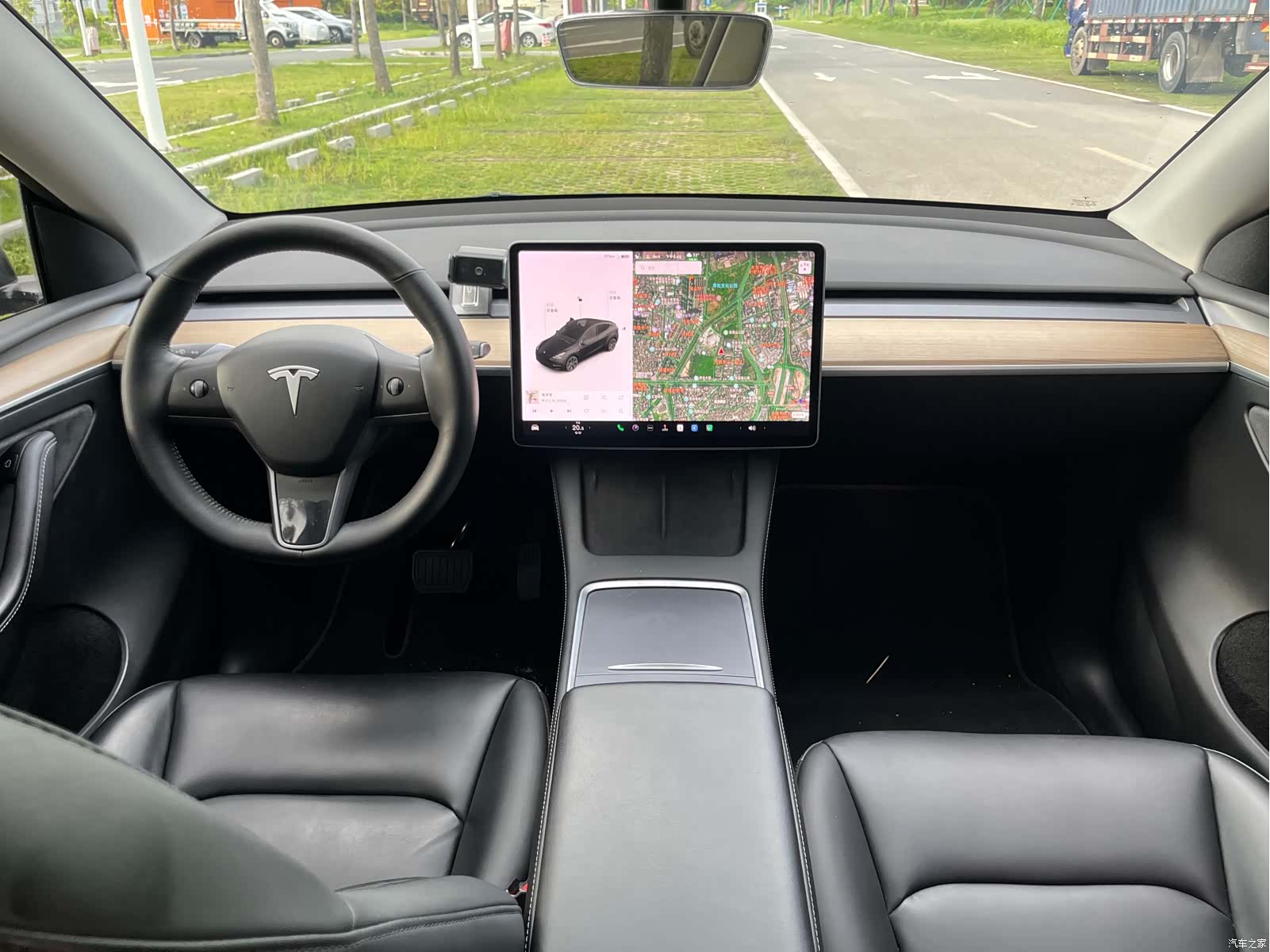 Tesla Model Y, 2022 15