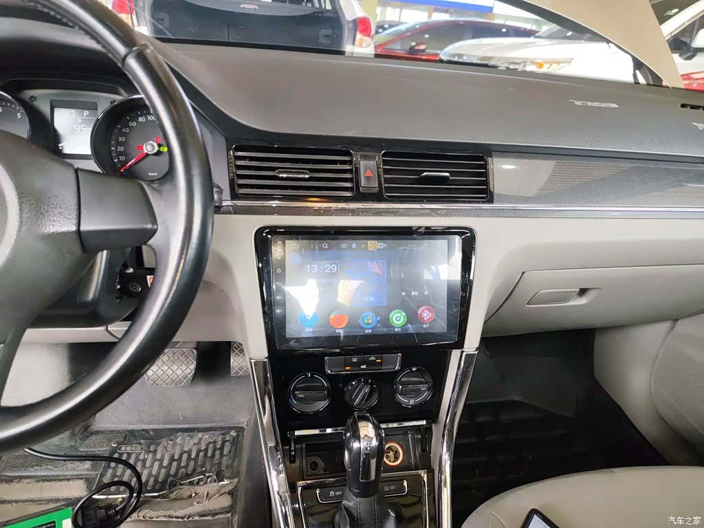 Volkswagen Bora, 2015 13