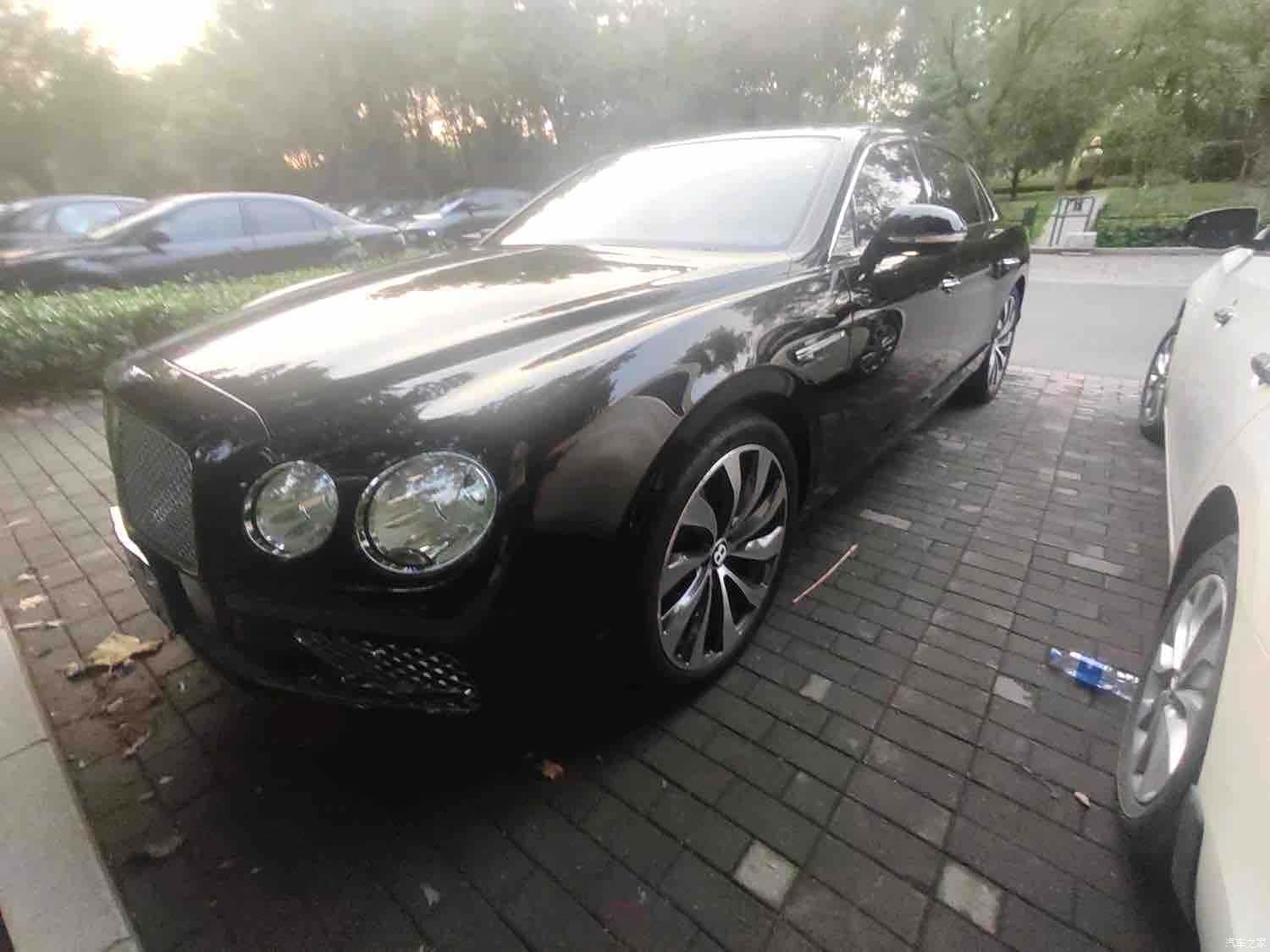 Bentley Flying Spur, 2014 1