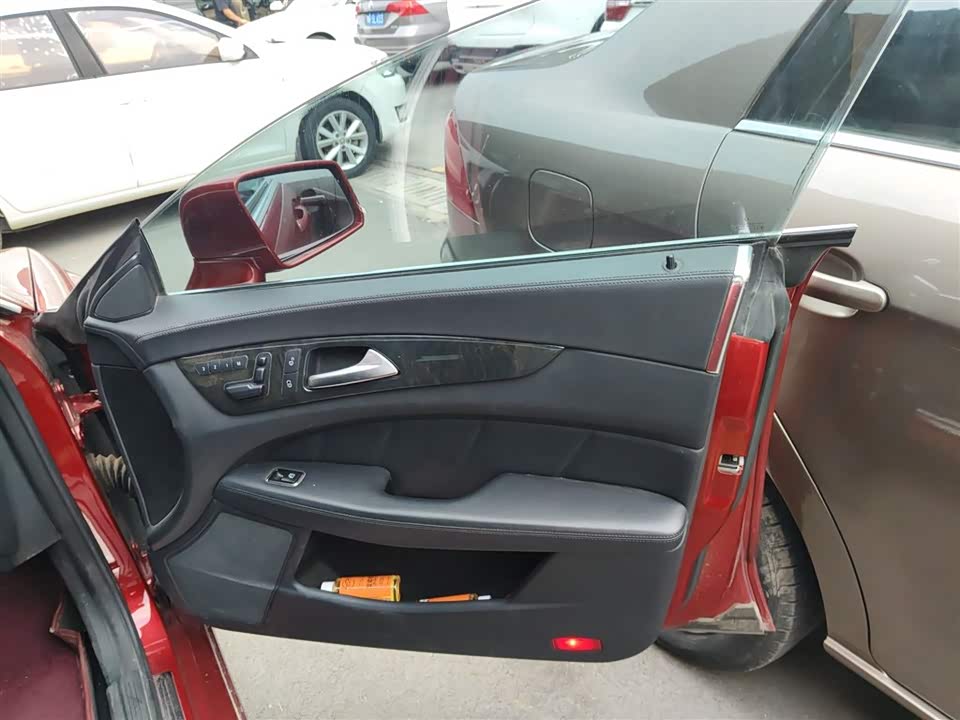 Mercedes-Benz CLS Mercedes-Benz CLS