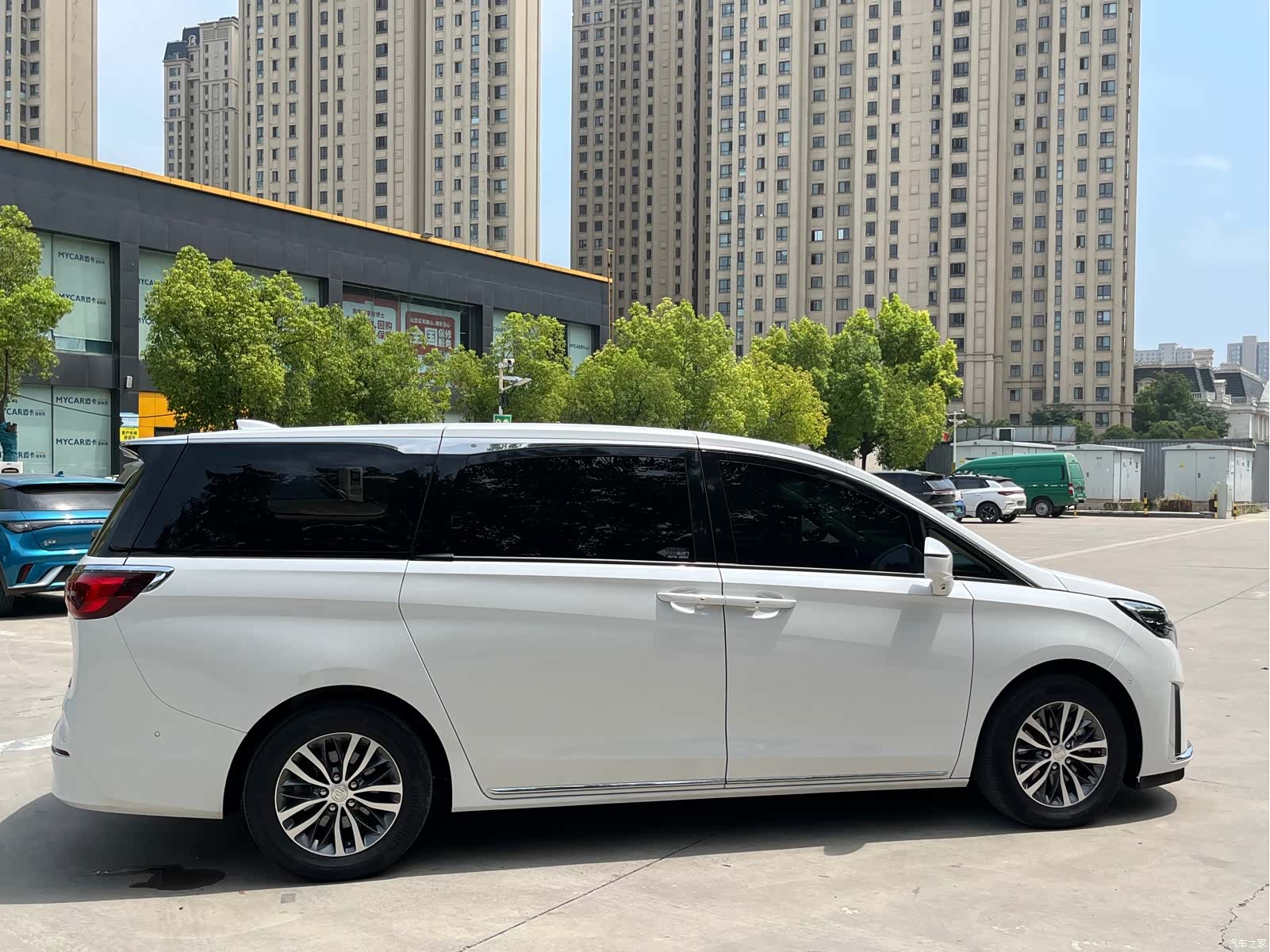 Buick GL8, 2023 8
