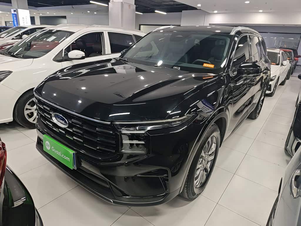 Ford Edge 2023 L 2.0T EcoBoost мест Luxury