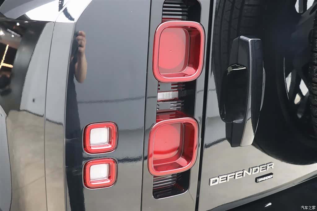 Land Rover Defender, 2021 32