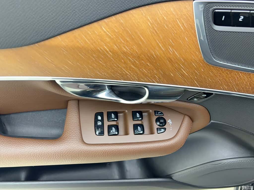 Volvo XC90, 2019 21