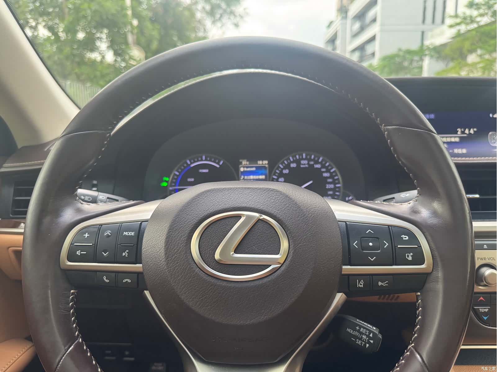 Lexus ES, 2017 11