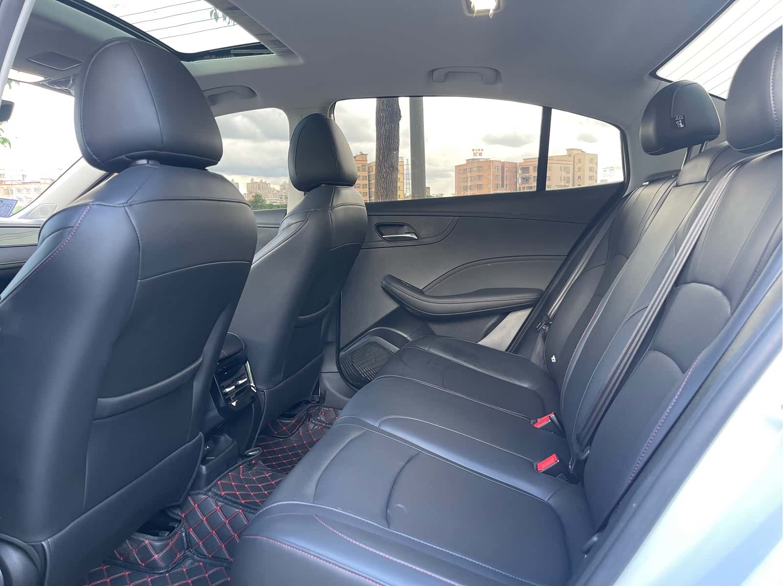 Roewe i5, 2025 10