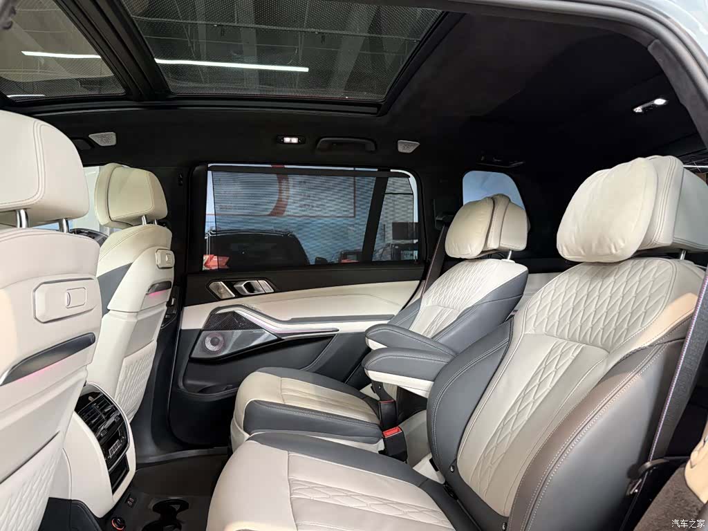 BMW X7, 2023 25