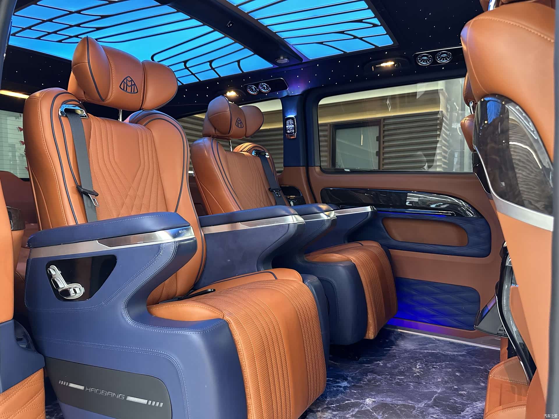 Mercedes-Benz 7, 2023 23