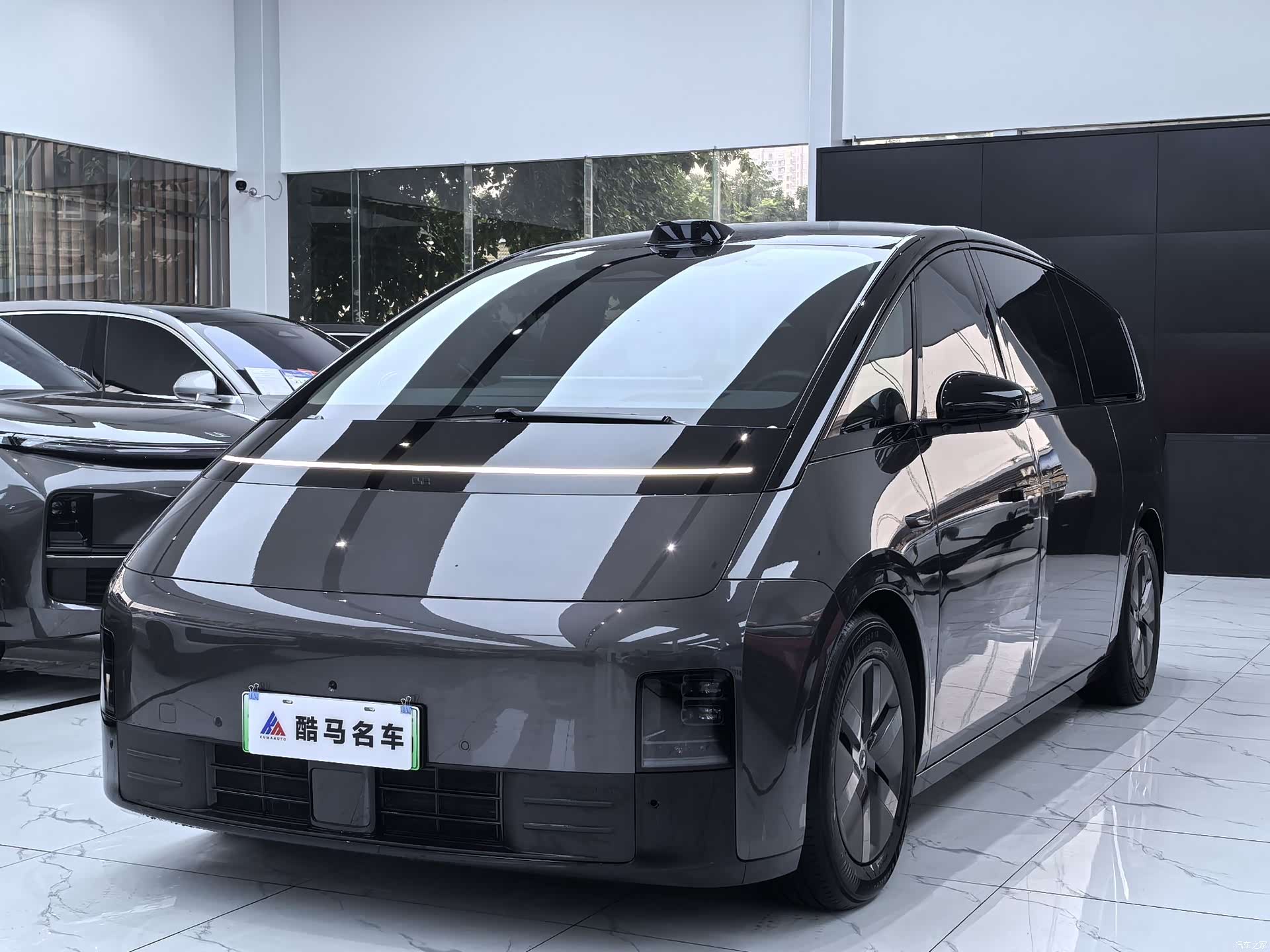 Li Auto MEGA, 2025 1
