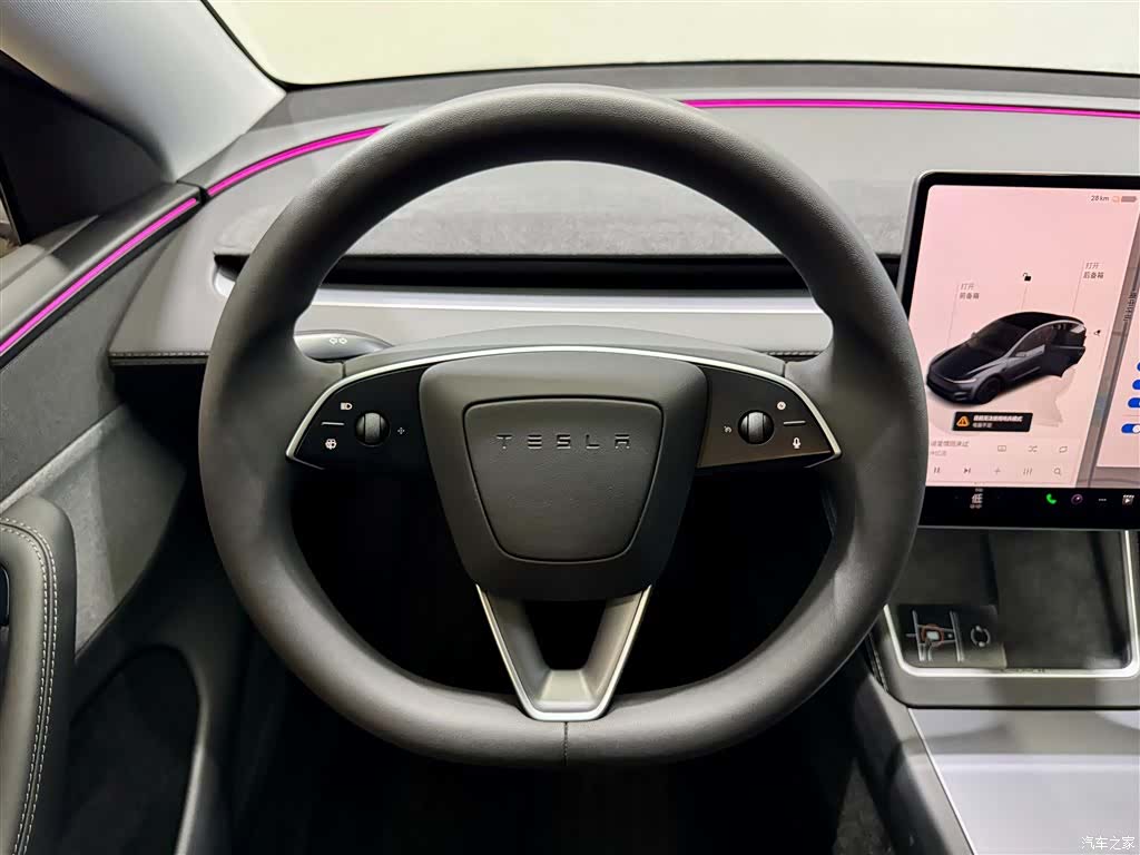 Tesla Model Y, 2025 14