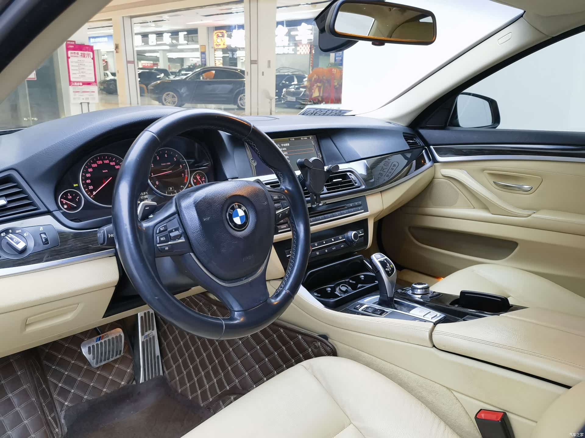 BMW 5 Series, 2011 все фото