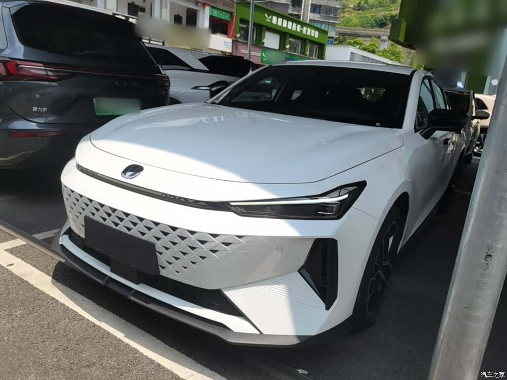 Changan UNI-V, 2026 1