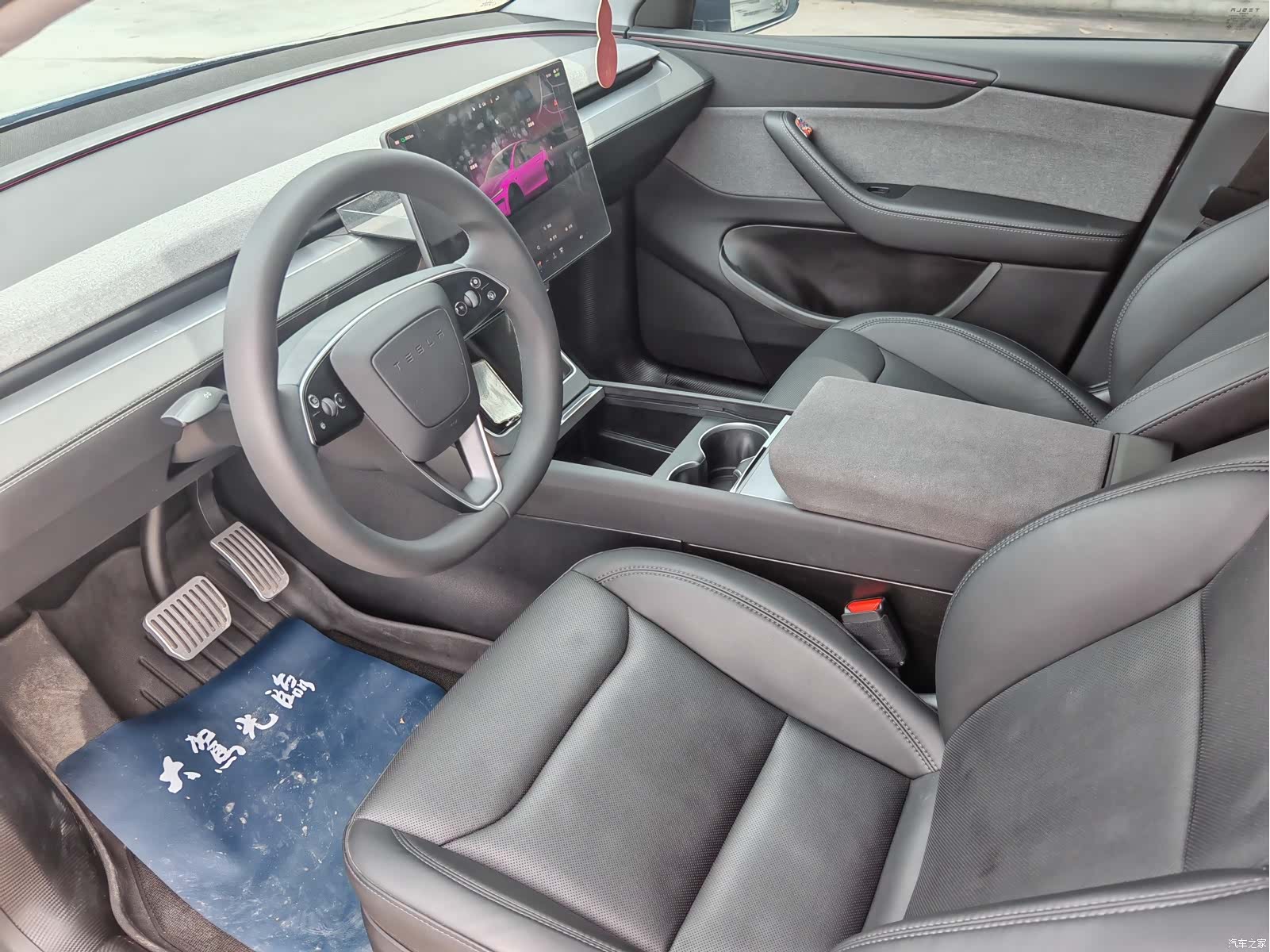 Tesla Model Y, 2025 все фото