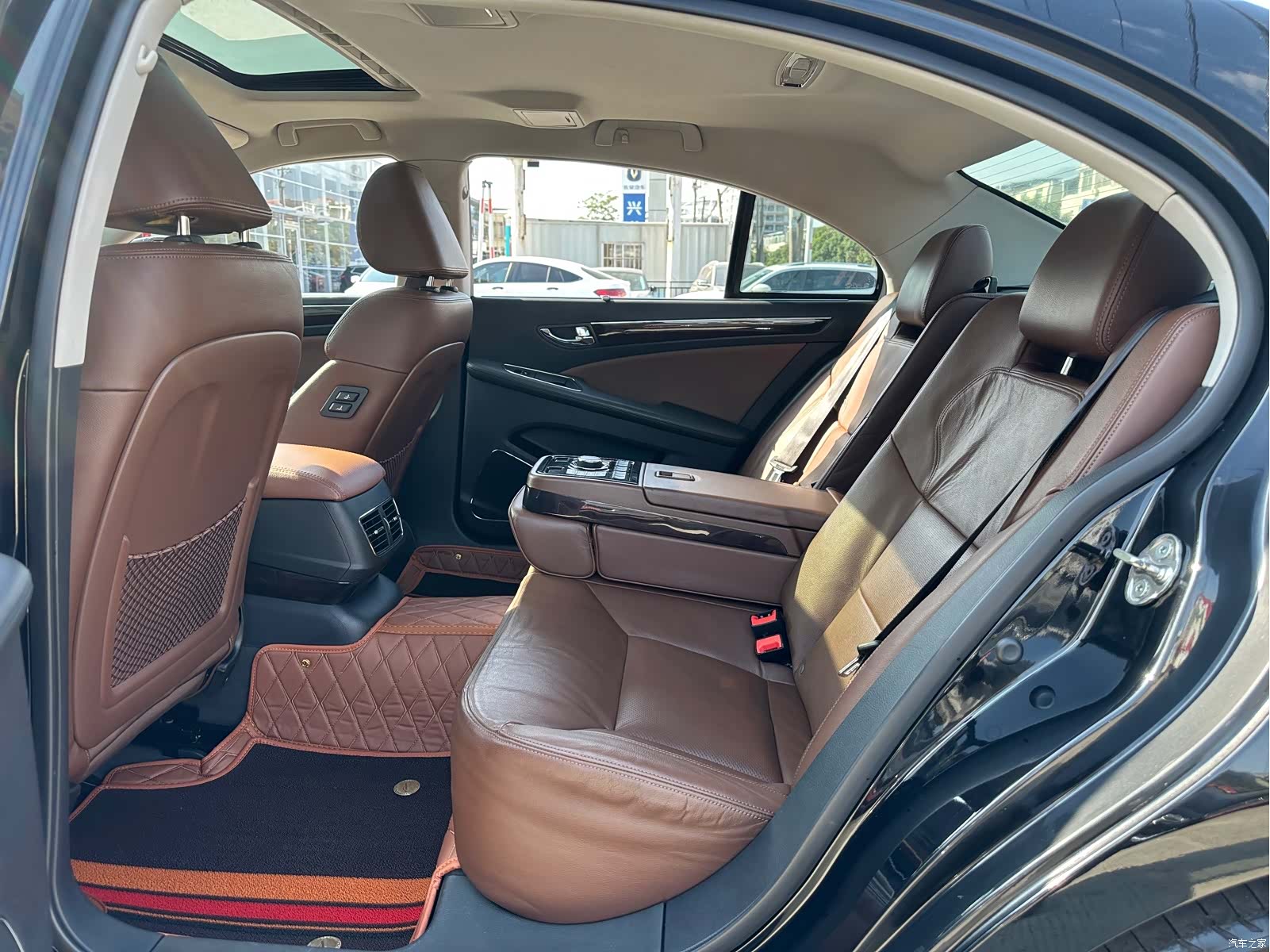 Hongqi H7, 2015 13