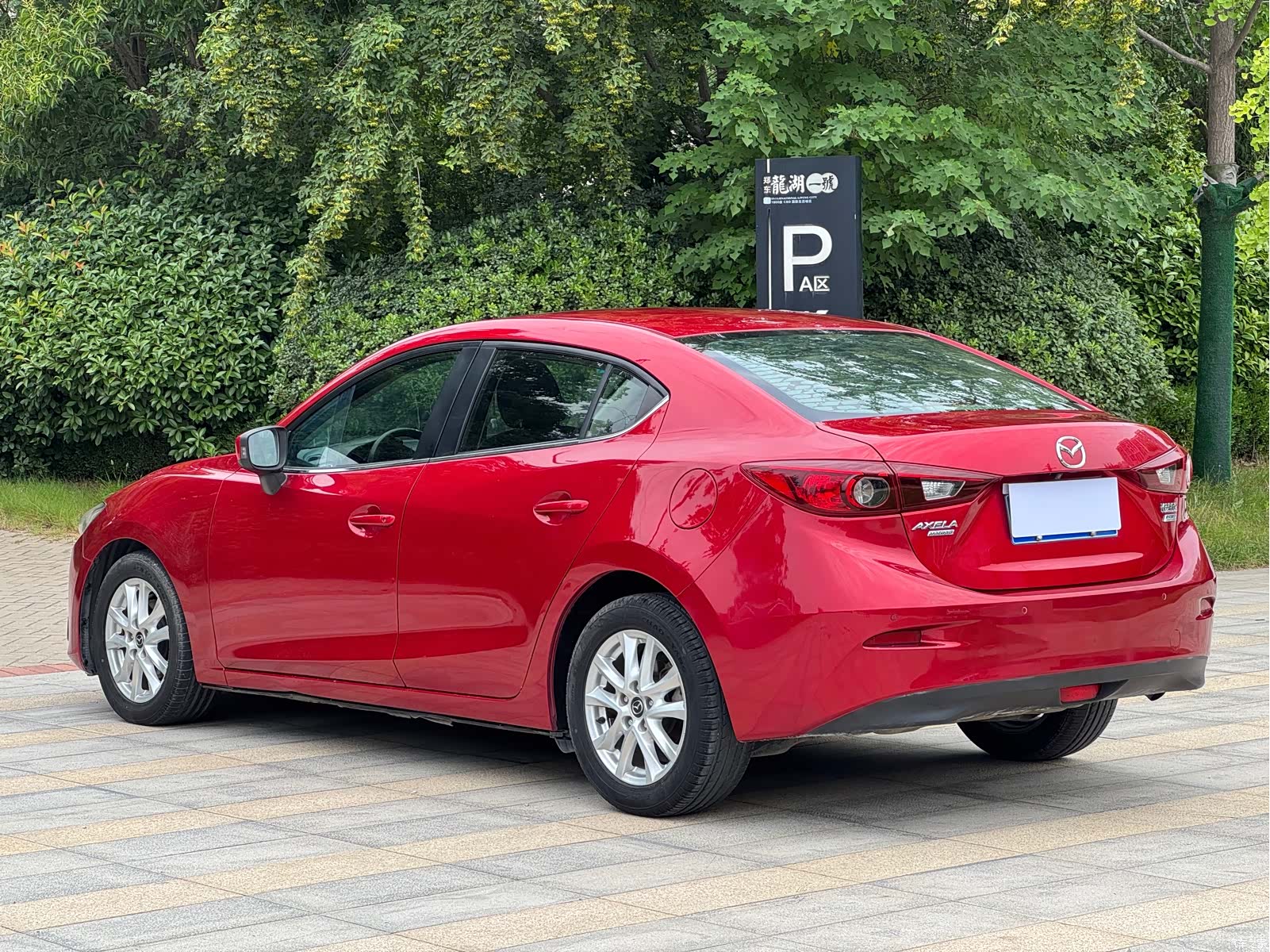 Mazda Mazda3, 2015 10