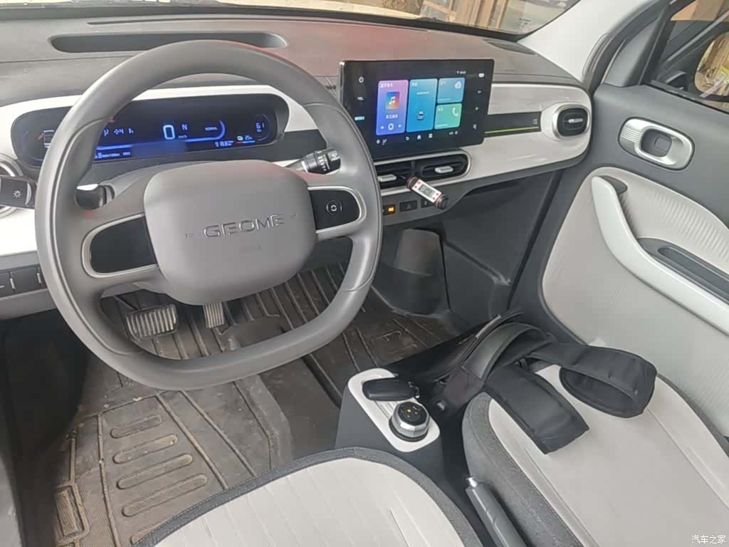 Geely Panda, 2025 10