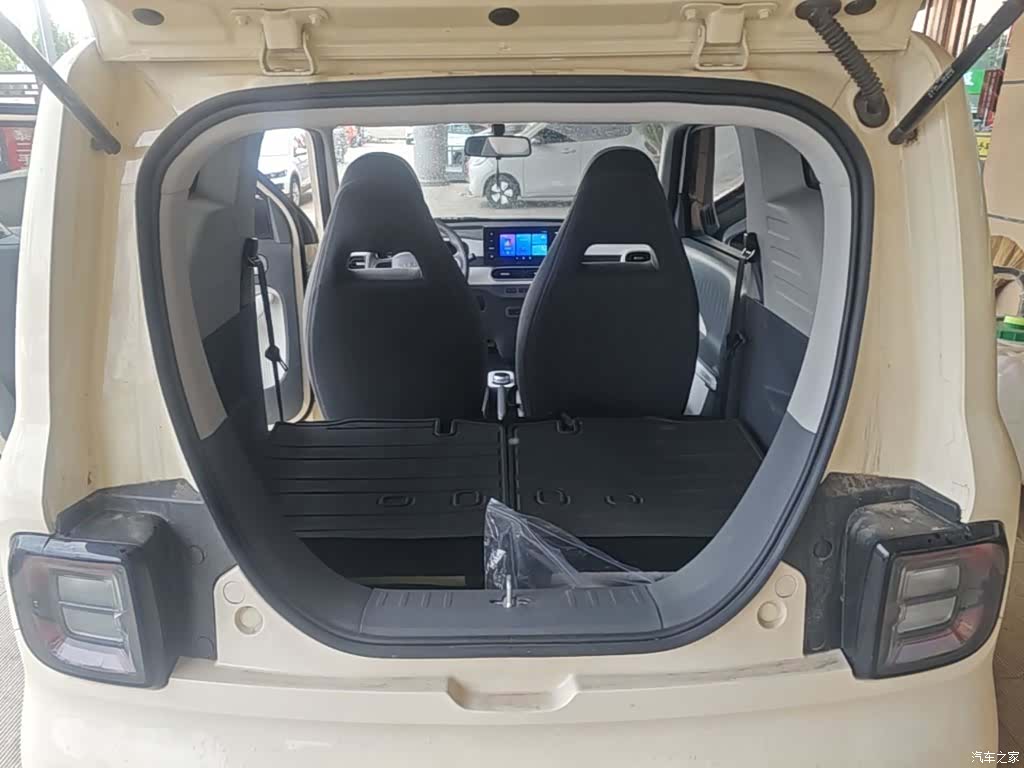 Geely Panda, 2025 19