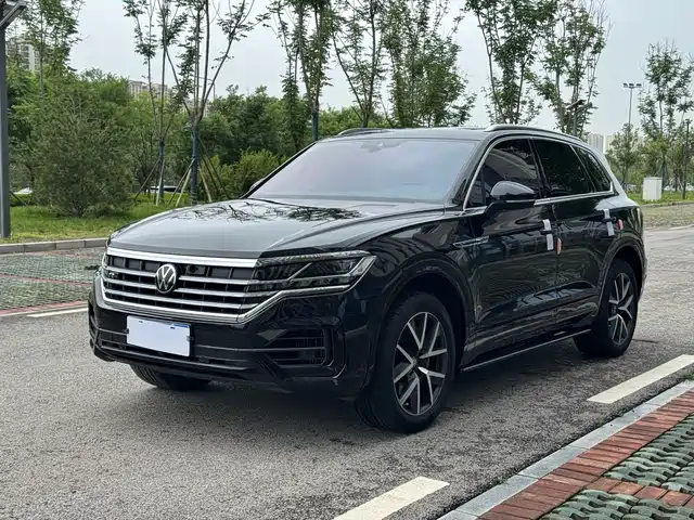 Volkswagen Touareg 2021 — купить из Китая под заказ
