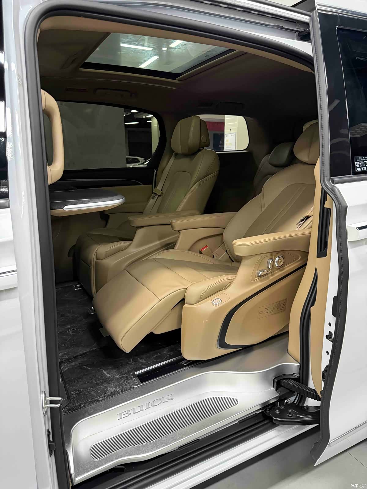 Buick GL8, 2021 13