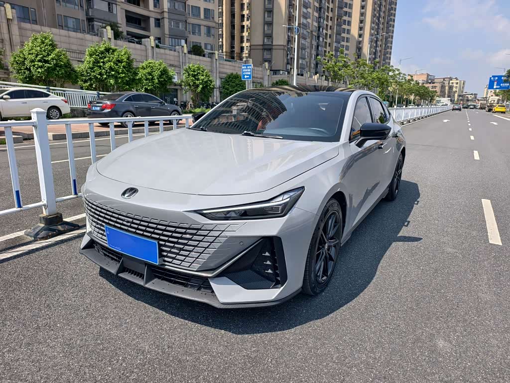 Changan UNI-V 2022 1.5T Luxury