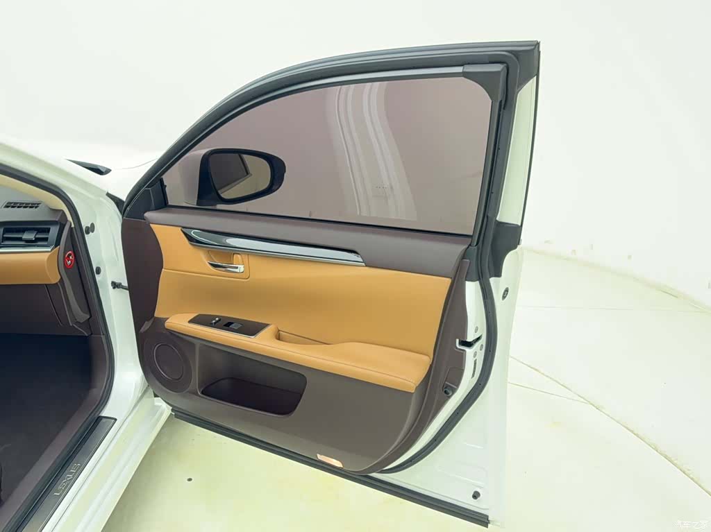 Lexus ES, 2018 15
