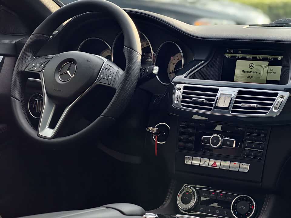 Mercedes-Benz CLS Mercedes-Benz CLS