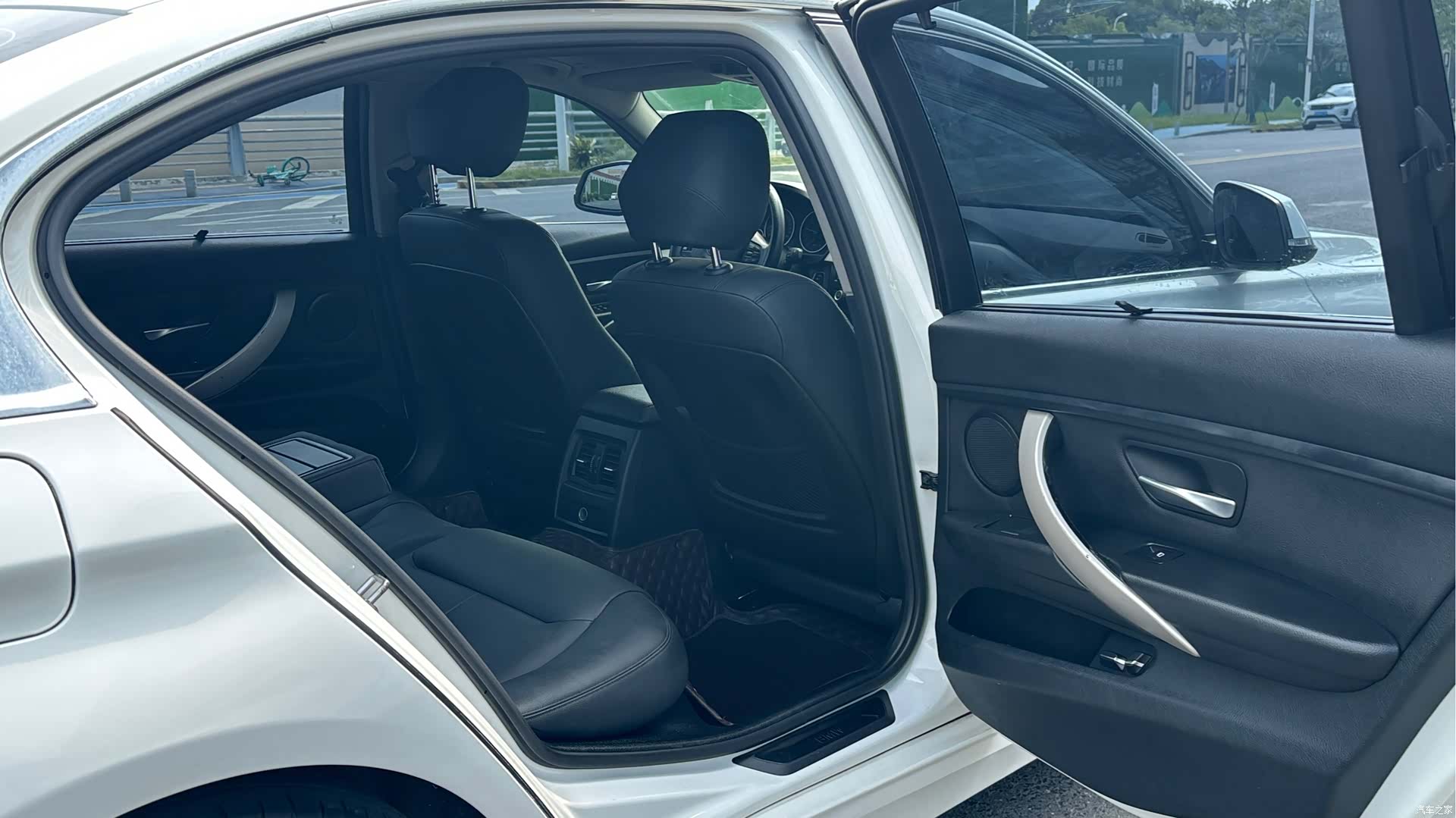 BMW 3 Series, 2015 12