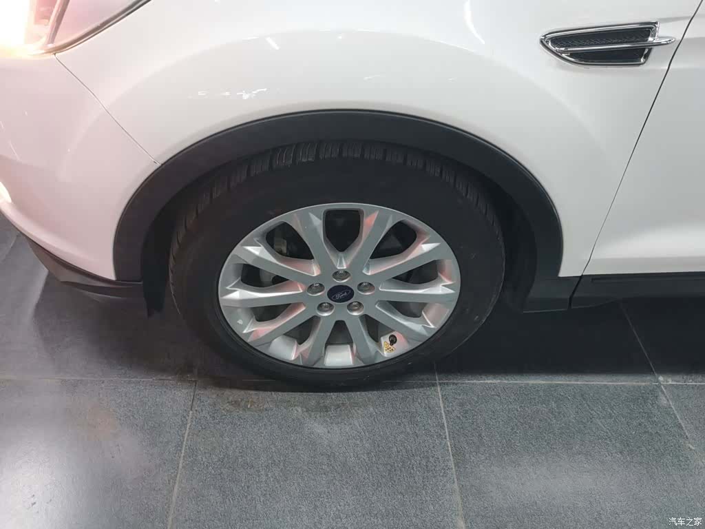Ford Kuga, 2016 23