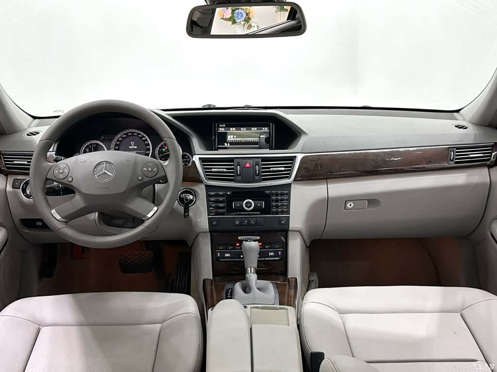Mercedes-Benz E-Class, 2011 11
