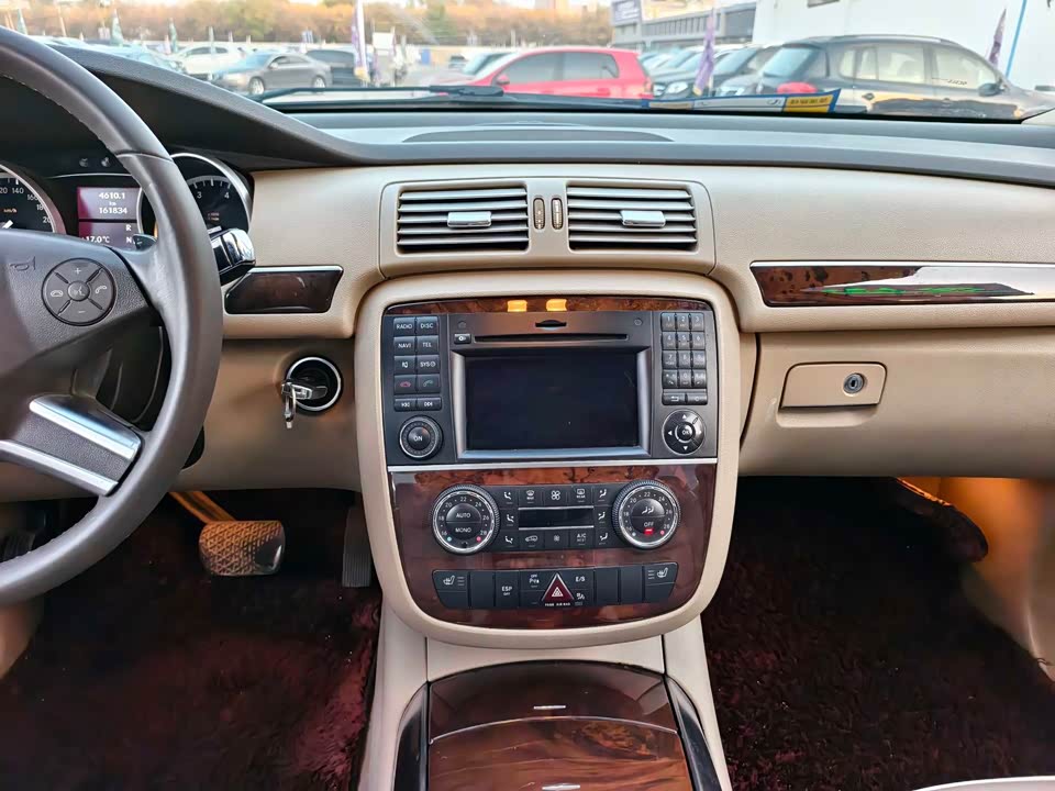 Mercedes-Benz R-class