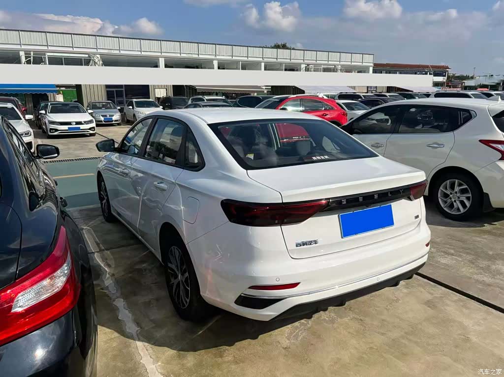Geely Emgrand, 2025 4