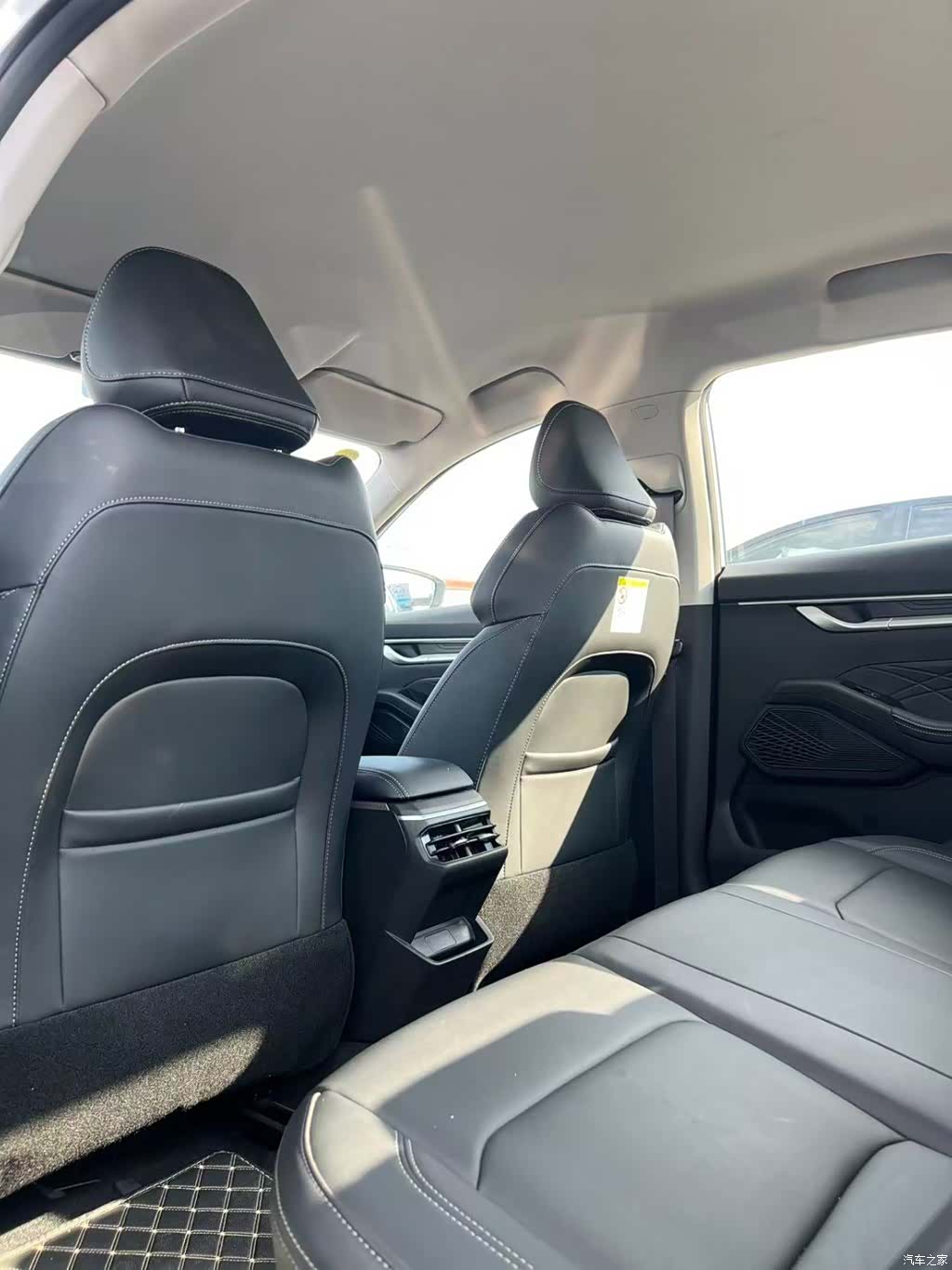 Geely Emgrand, 2025 10