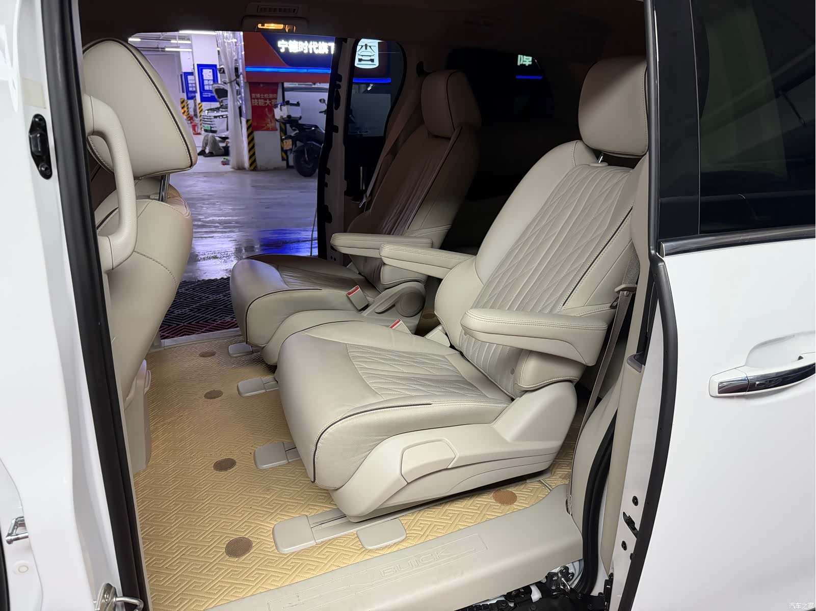 Buick GL8, 2022 13