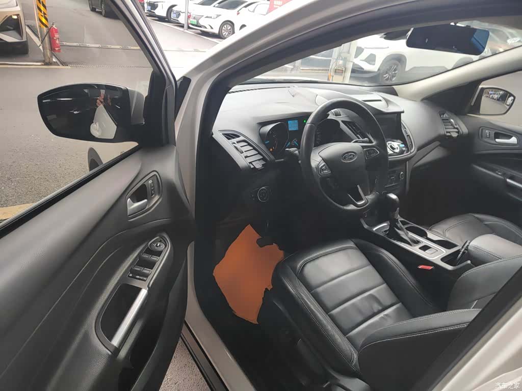 Ford Kuga, 2017 12