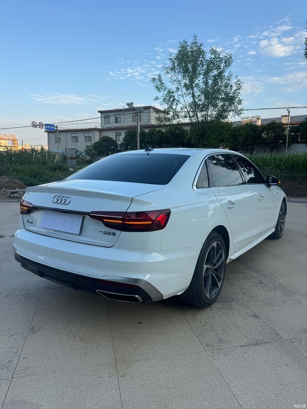 Audi A4L, 2022 8